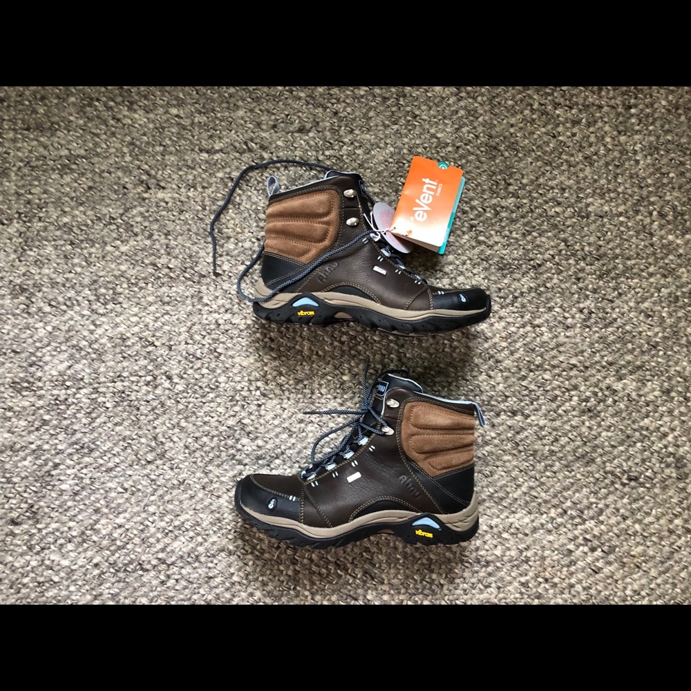 Ahnu | Montara Hiking Boots